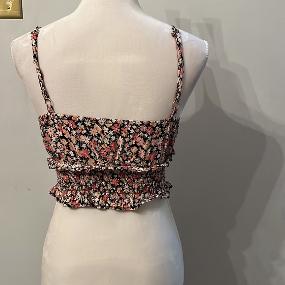 Lightweight perfect summer top - Picture 2 of 3